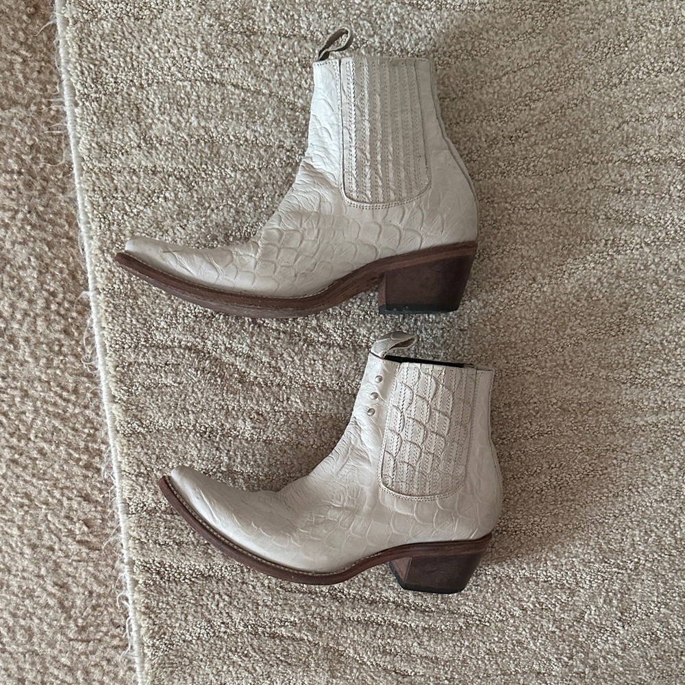 Freebird by Steven Color Changing Textured Cream Ankle Boots